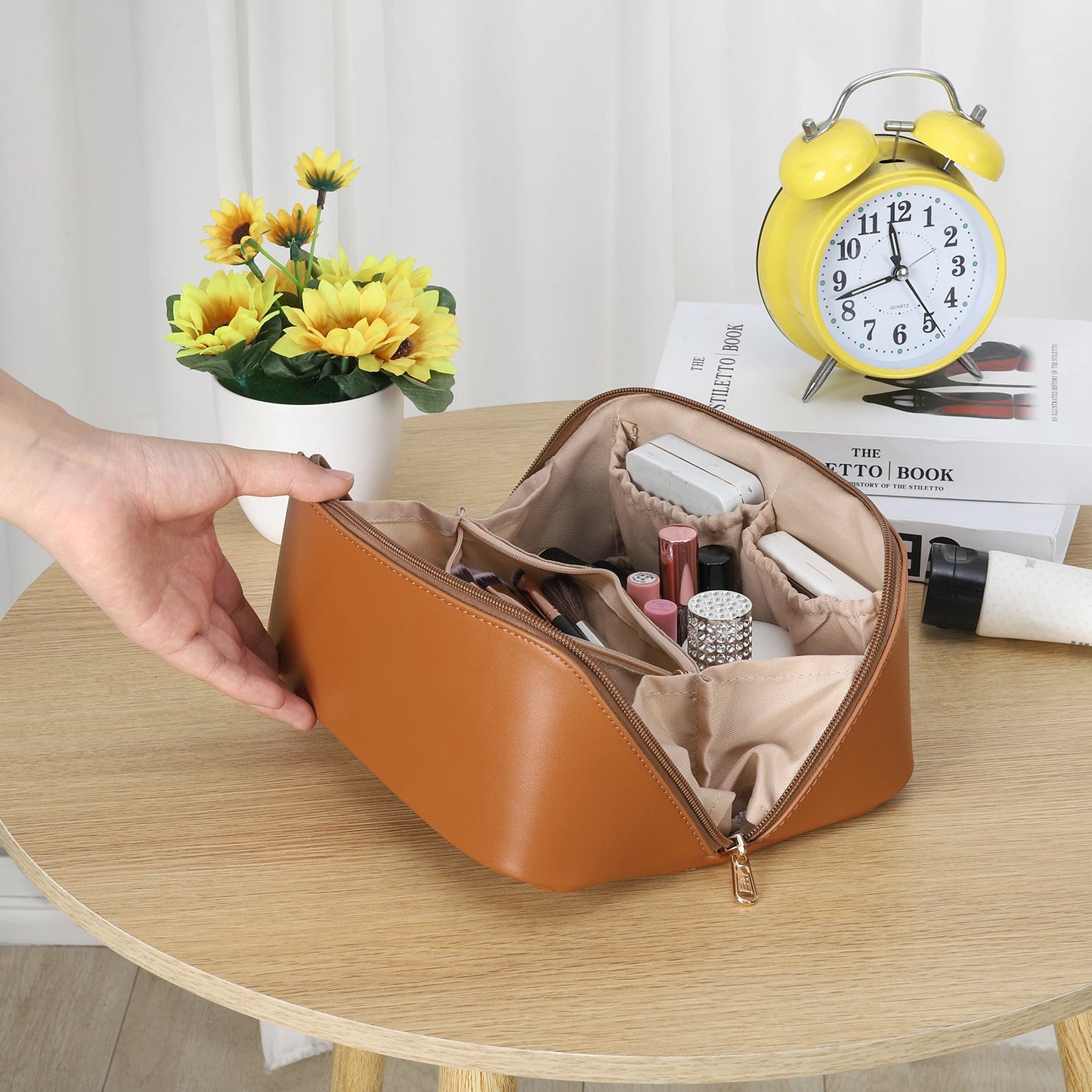 Travel Makeup Bag with Divider and Handle Portable PU Leather Waterproof Toiletry Bag Large Capacity Cosmetic Bags for Women